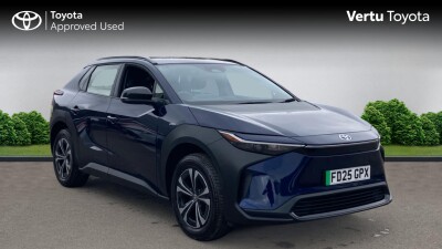2025 TOYOTA BZ4X 150KW PURE 71.4KWH 5DR AUTO 11KW ELECTRIC HATCHBACK 6,459 MI 2025 REG... photo